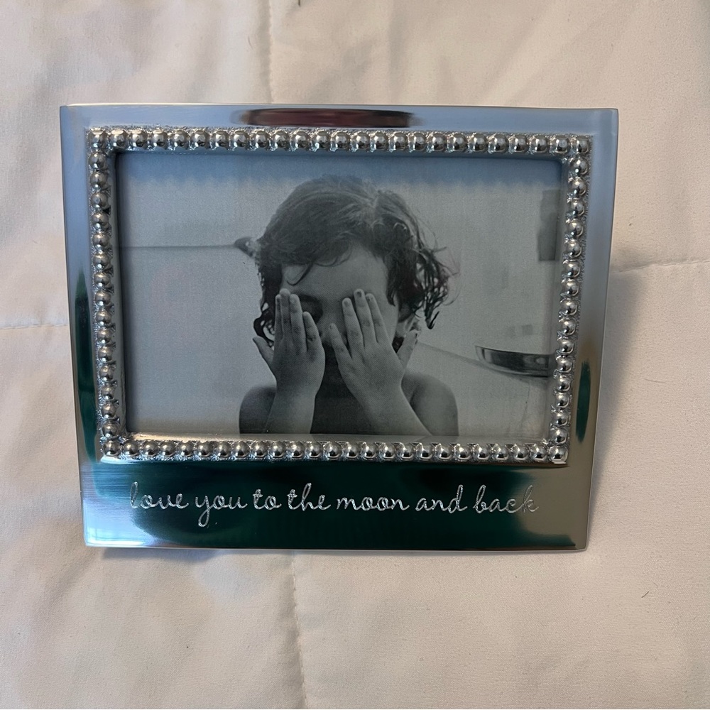 Mariposa Frame- “love you to the moon and back”